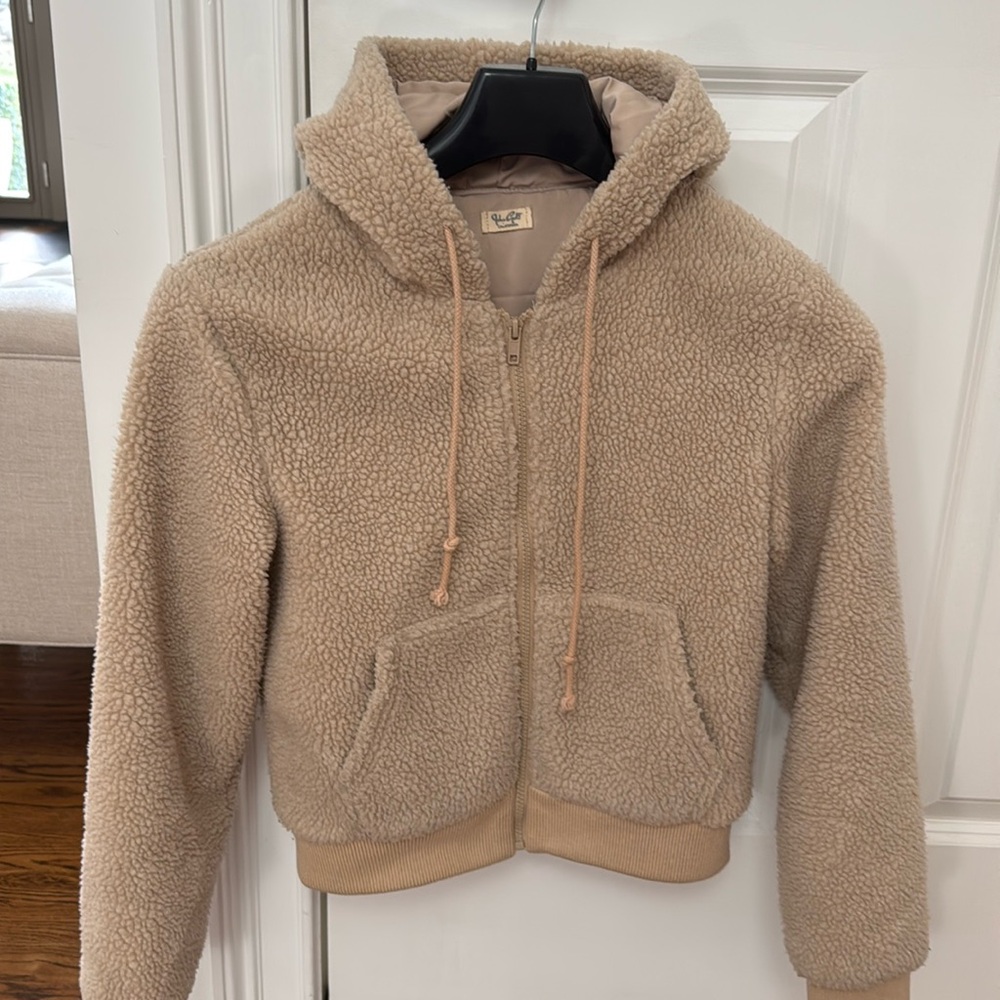 Brandy Melville John Galt Tan cropped Sherpa /Teddy  jacket